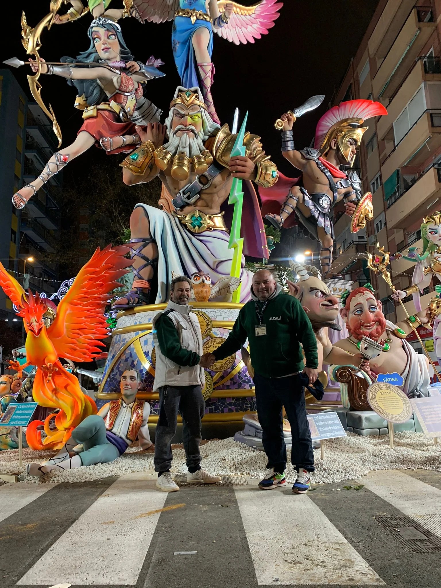 La Falla Islas Canarias Trafalgar renueva a su artista Vicente Herrando 1 FALLA ISLAS CANARIAS TRAFALGAR RENOVACION ARTISTA