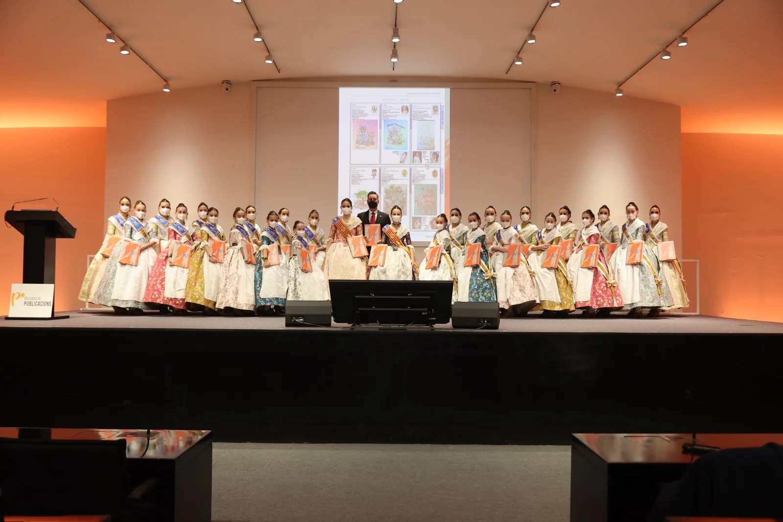 El Llibre Faller 2022 renace de la llama con un monográfico dedicado a València Capital Mundial del Diseño 9 image00002 3