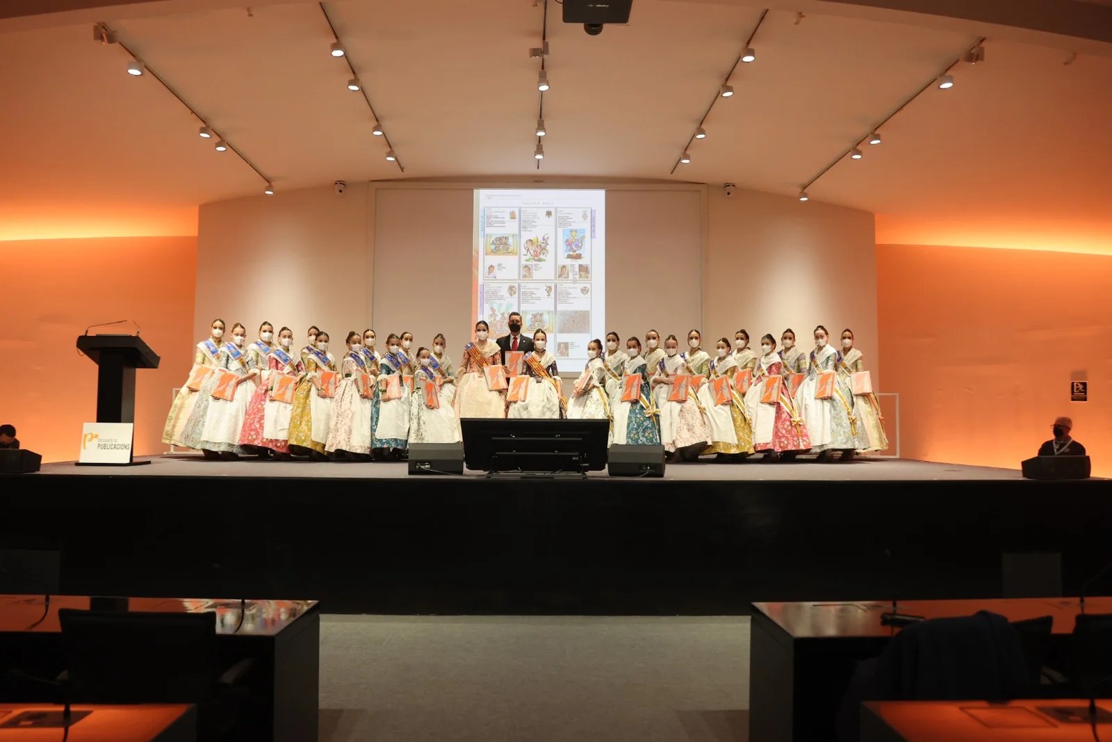 El Llibre Faller 2022 renace de la llama con un monográfico dedicado a València Capital Mundial del Diseño 10 image00003 3