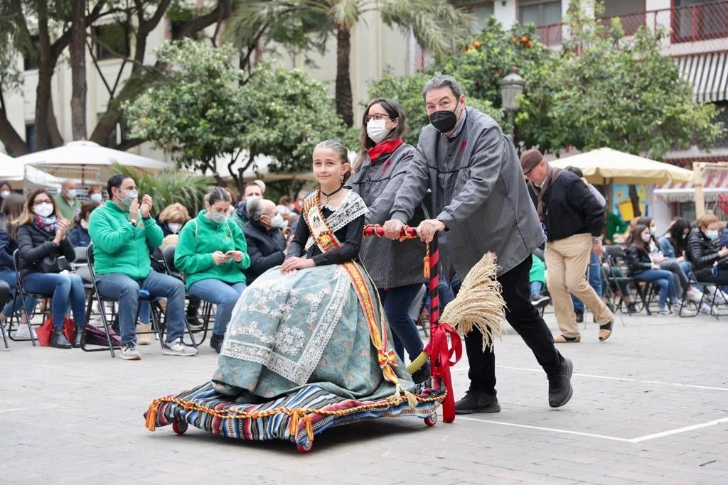 Las comisiones falleras de Plaza del Negrito y Clero grandes ganadoras del Cant de l'Estoreta 12 image00005 2
