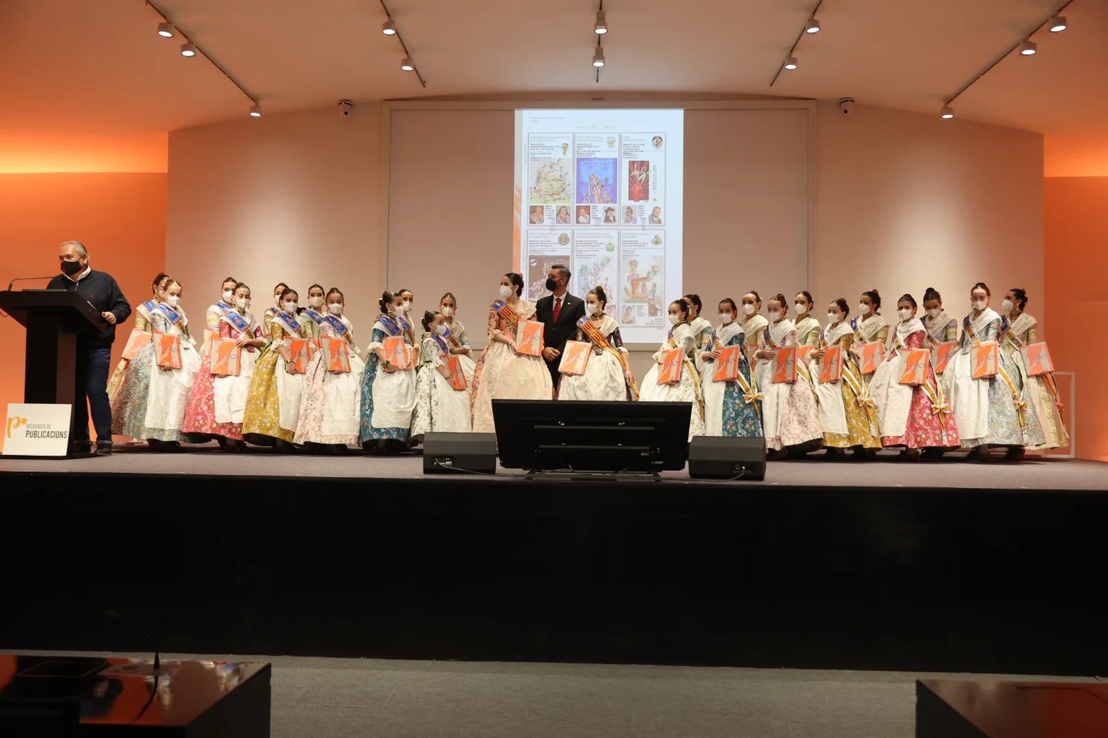 El Llibre Faller 2022 renace de la llama con un monográfico dedicado a València Capital Mundial del Diseño 16 image00009 3