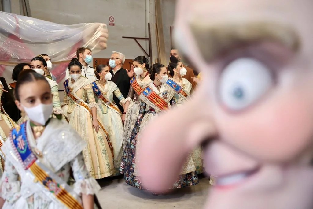 Las Falleras Mayores de València 2022 acompañadas por el Alcalde visitan la Ciudad Fallera