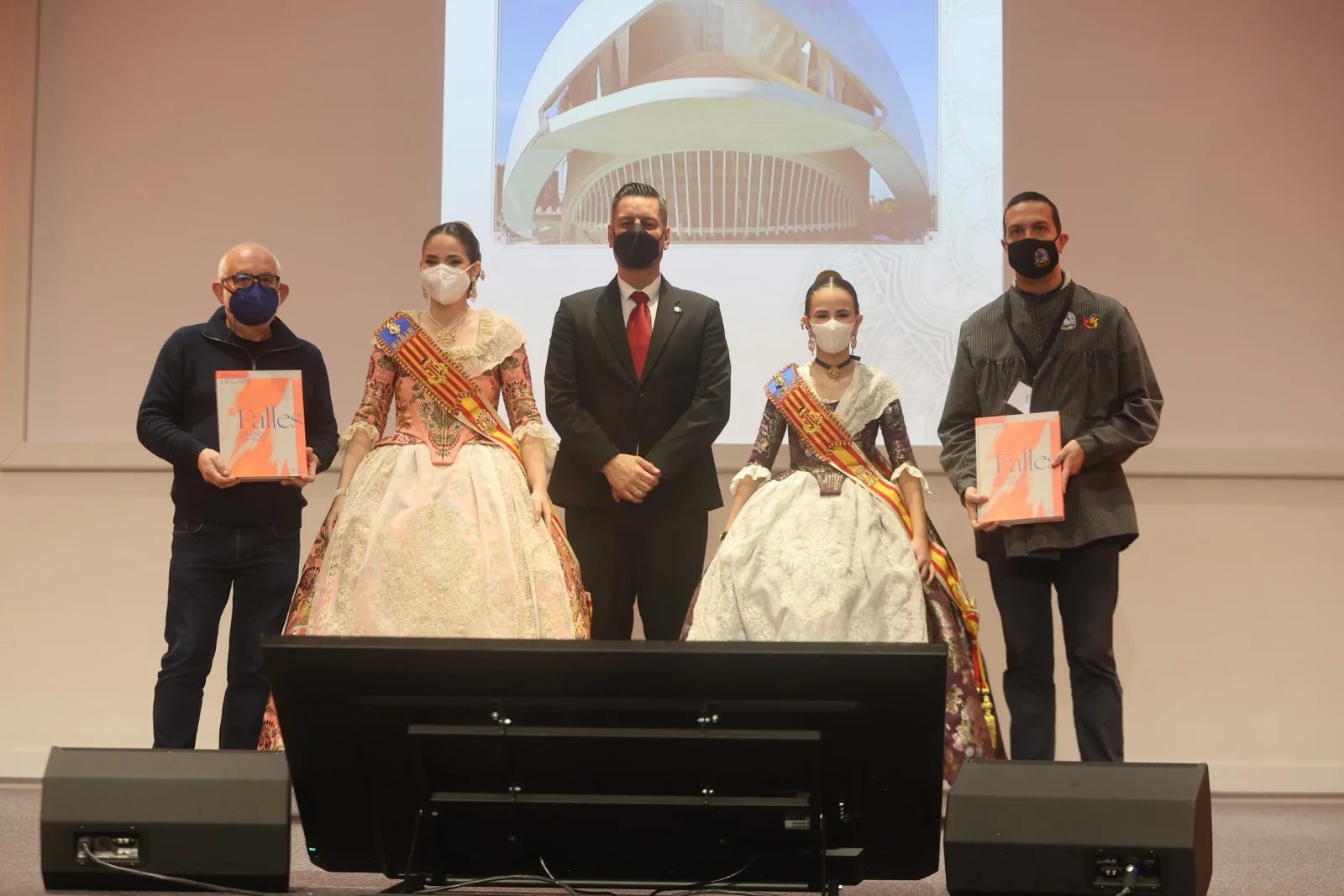 El Llibre Faller 2022 renace de la llama con un monográfico dedicado a València Capital Mundial del Diseño 24 image00017 2