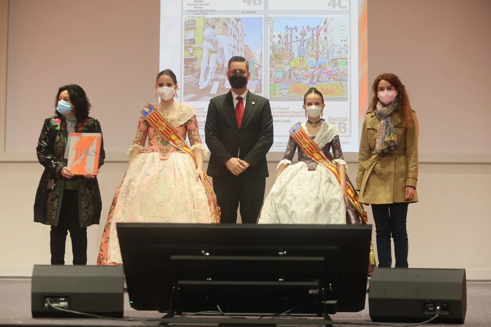 El Llibre Faller 2022 renace de la llama con un monográfico dedicado a València Capital Mundial del Diseño 25 image00018 2