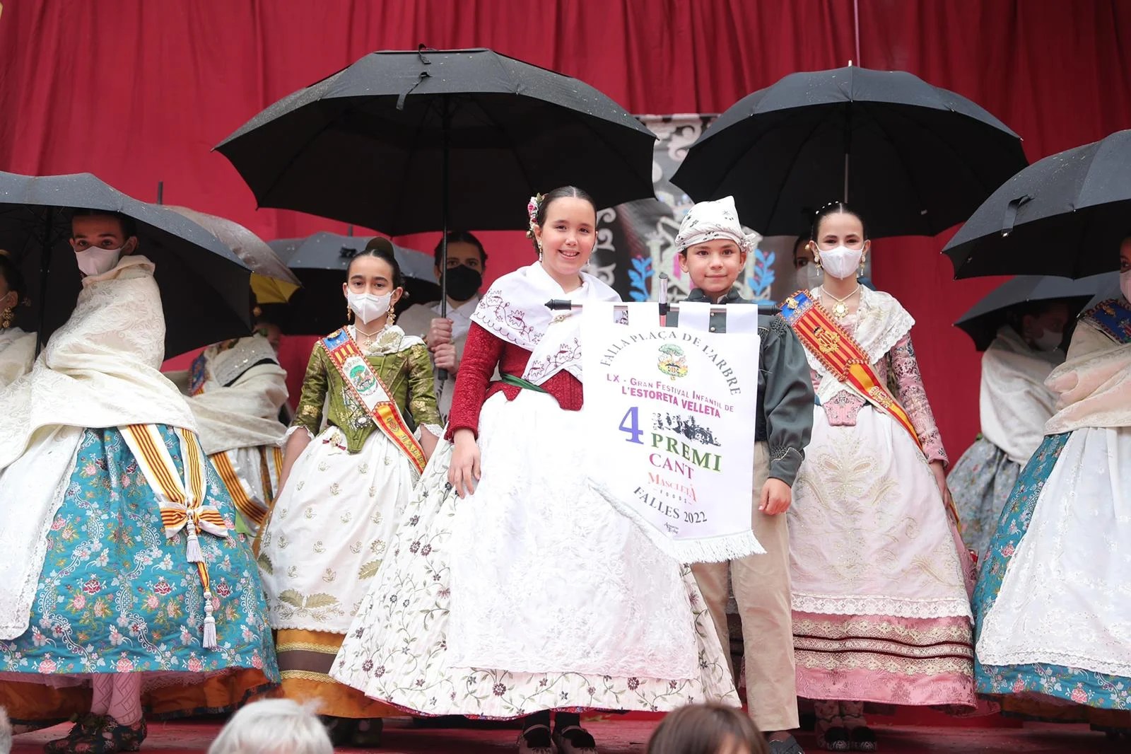 Las comisiones falleras de Plaza del Negrito y Clero grandes ganadoras del Cant de l'Estoreta 41 image00034