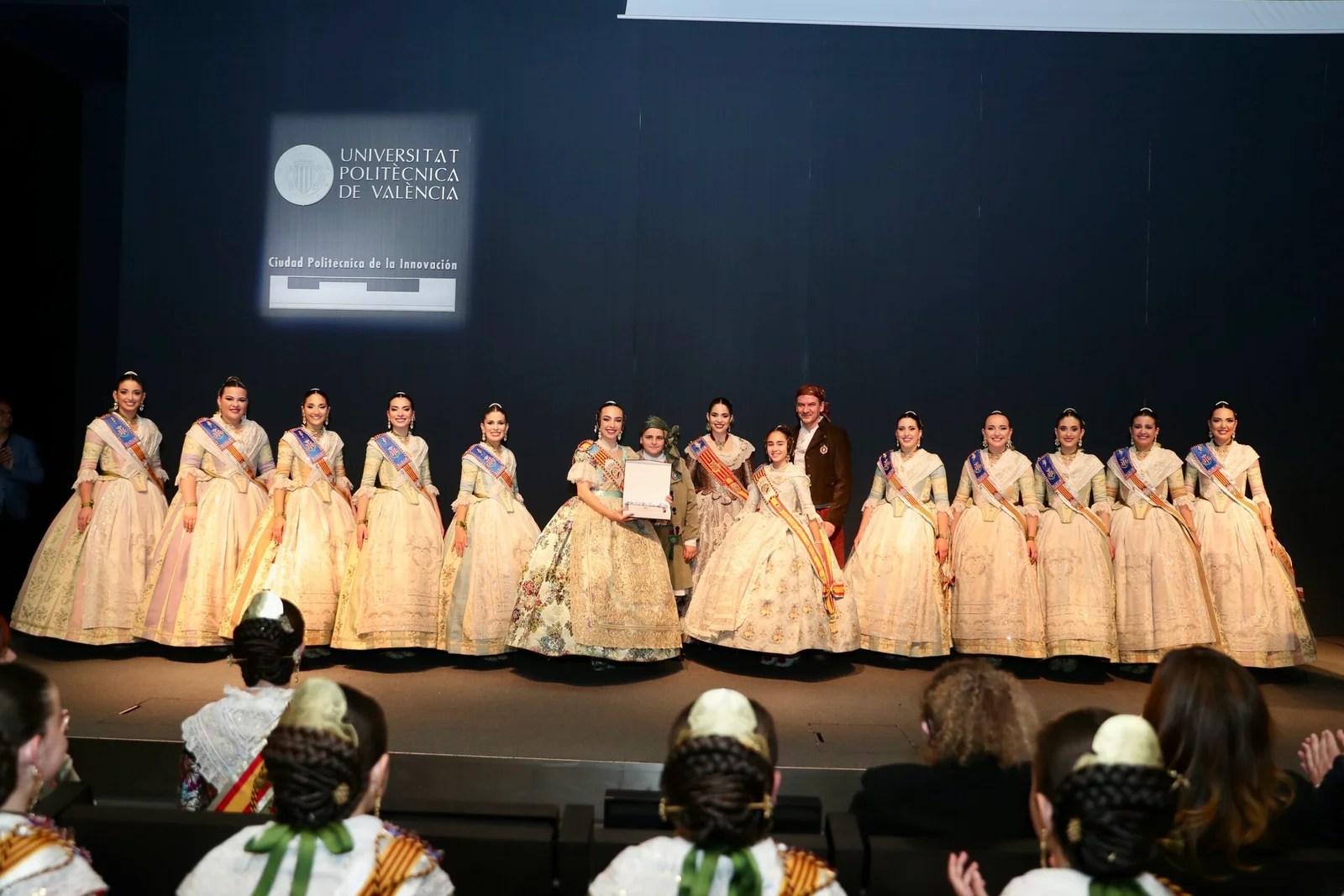 La XVII Gala de la Solidaridad Fallera reconoce los proyectos sociales, humanitarios, igualitarios e inclusivos de las comisiones falleras 11 A44I0090 scaled