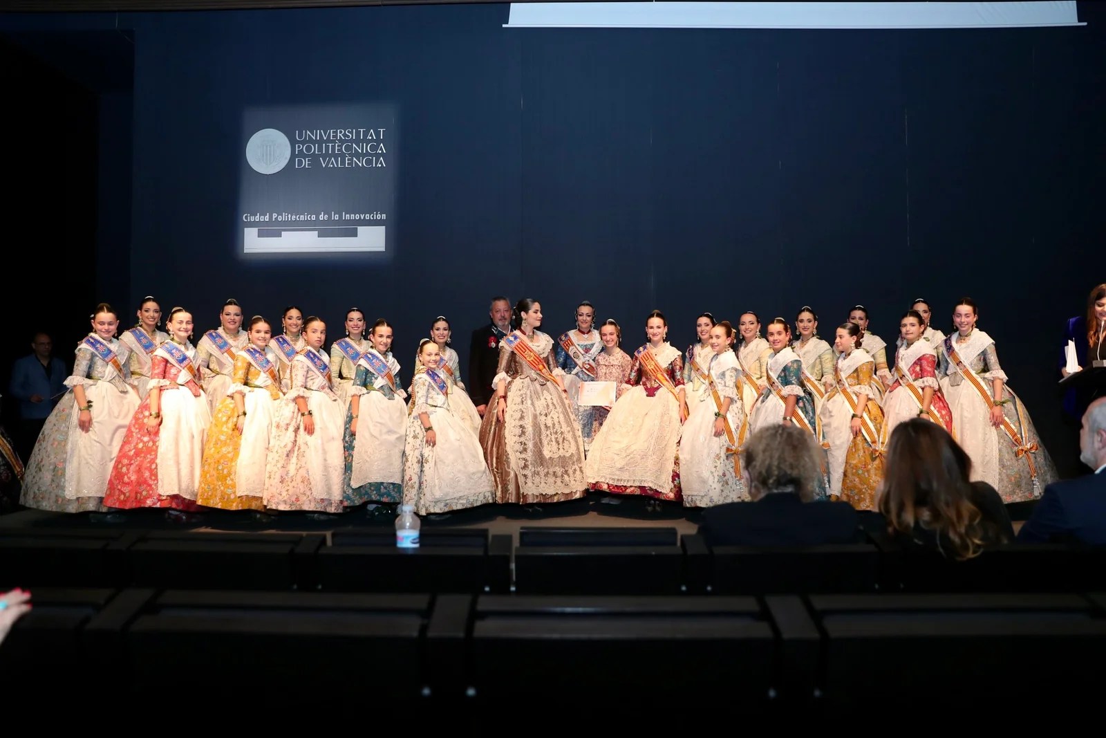 La XVII Gala de la Solidaridad Fallera reconoce los proyectos sociales, humanitarios, igualitarios e inclusivos de las comisiones falleras 15 A44I0100 scaled