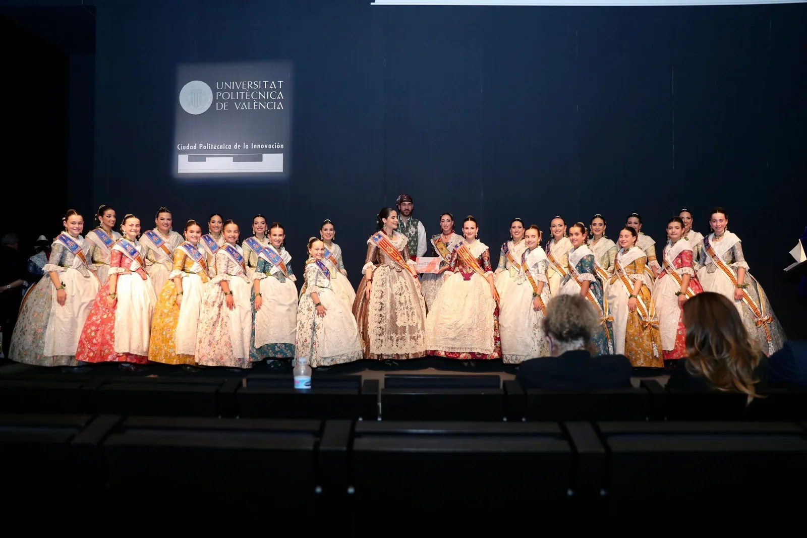 La XVII Gala de la Solidaridad Fallera reconoce los proyectos sociales, humanitarios, igualitarios e inclusivos de las comisiones falleras 16 A44I0103 scaled