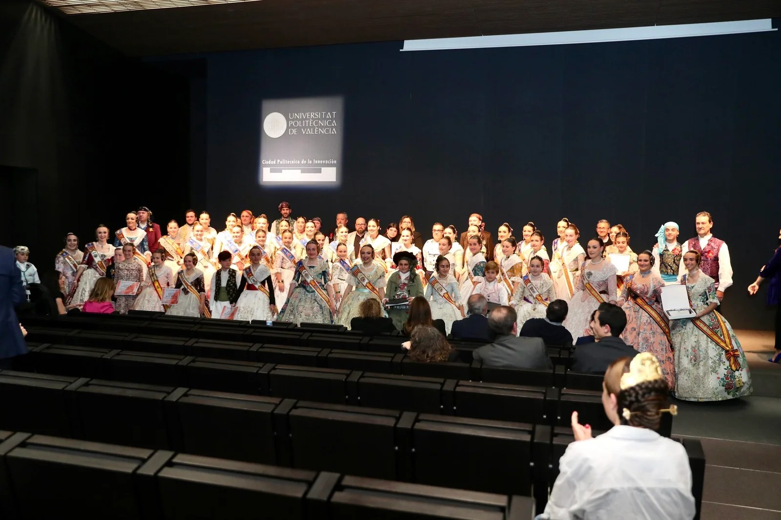 La XVII Gala de la Solidaridad Fallera reconoce los proyectos sociales, humanitarios, igualitarios e inclusivos de las comisiones falleras 23 A44I0118 scaled