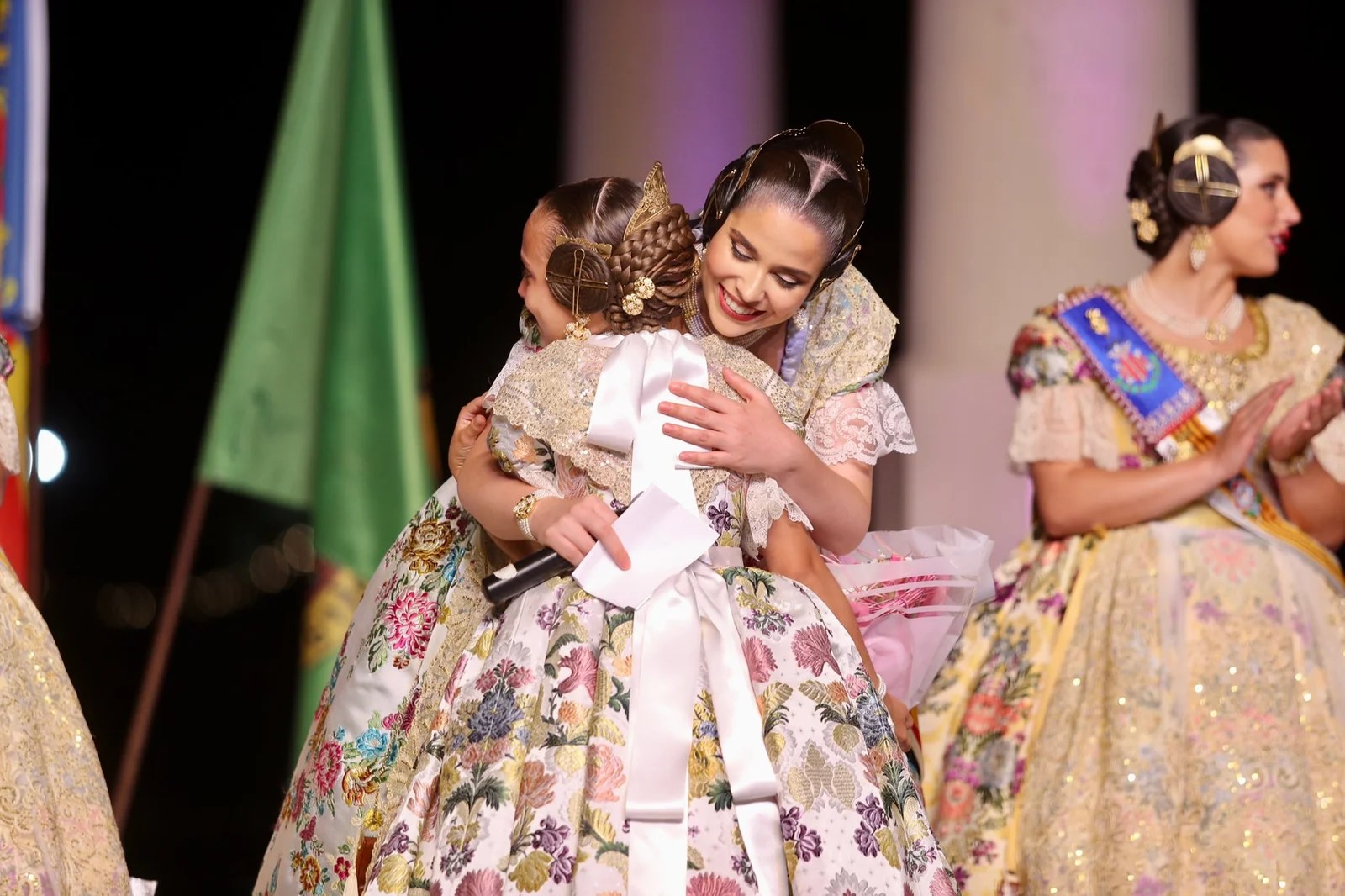 Finaliza la primera fase de la Elección de las Falleras Mayores de València de 2023 #Preseleccions23 4 FXvolOtUIAE0pjQ