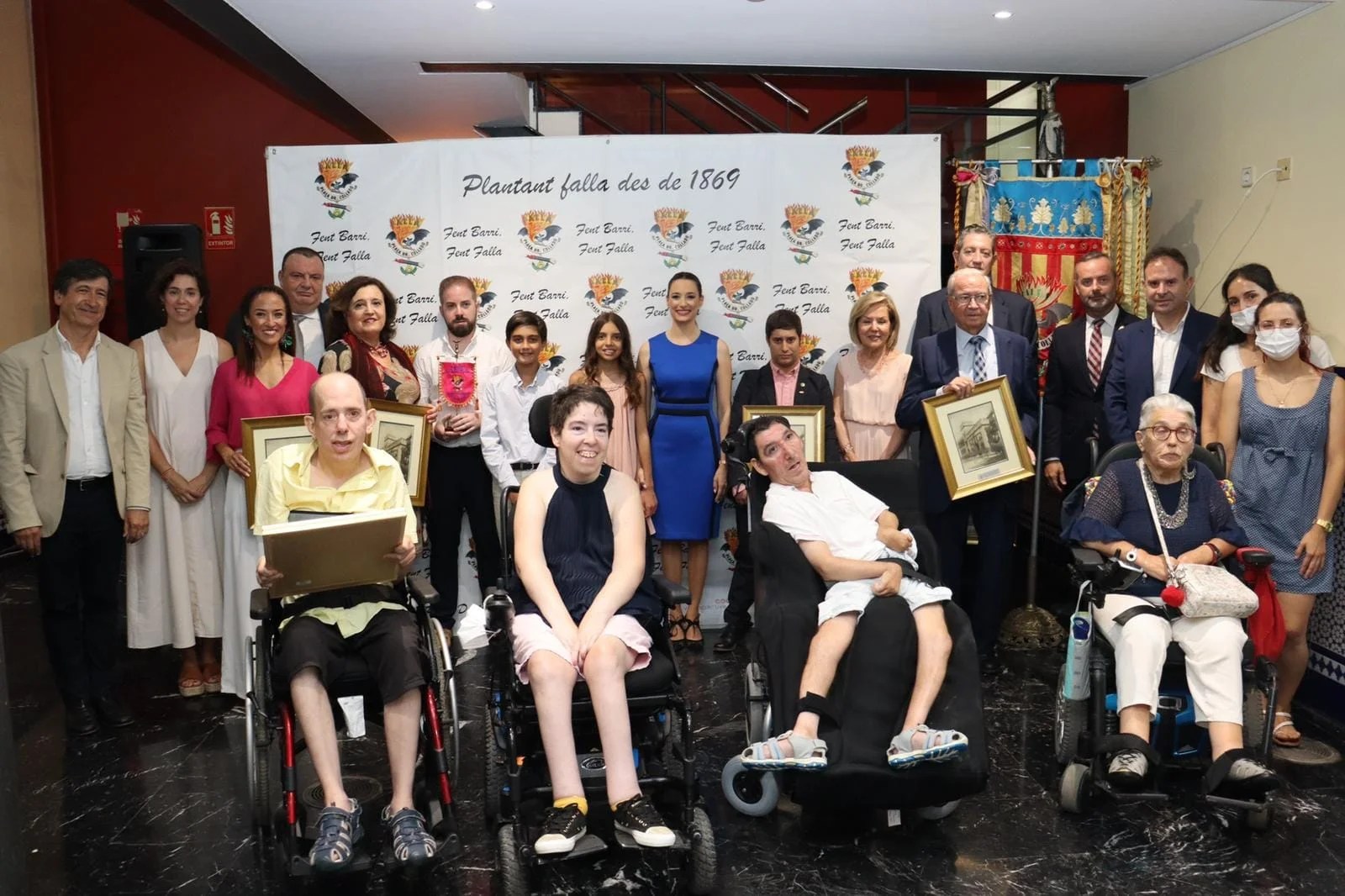 Los premios Lonja de la Falla Doctor Collado reconocen la labor de la Asociación Valenciana de Parálisis Cerebral en su 50 aniversario