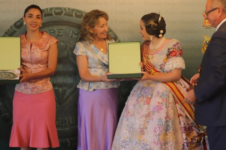 El ICOMV y Miguel Prim reciben el Premio Pepe Monforte 6 3 Grande 945x630 1