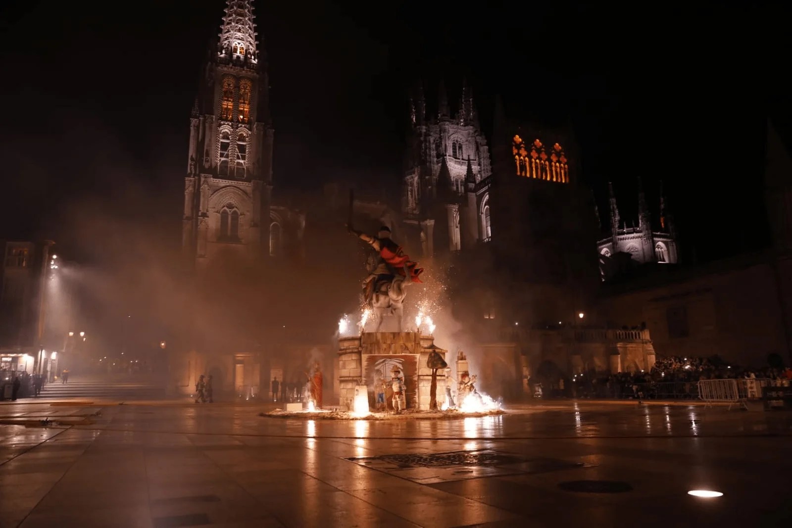 Las Fallas de Valencia y la Catedral de Burgos unidas por la cremà de la falla del Cid Campeador