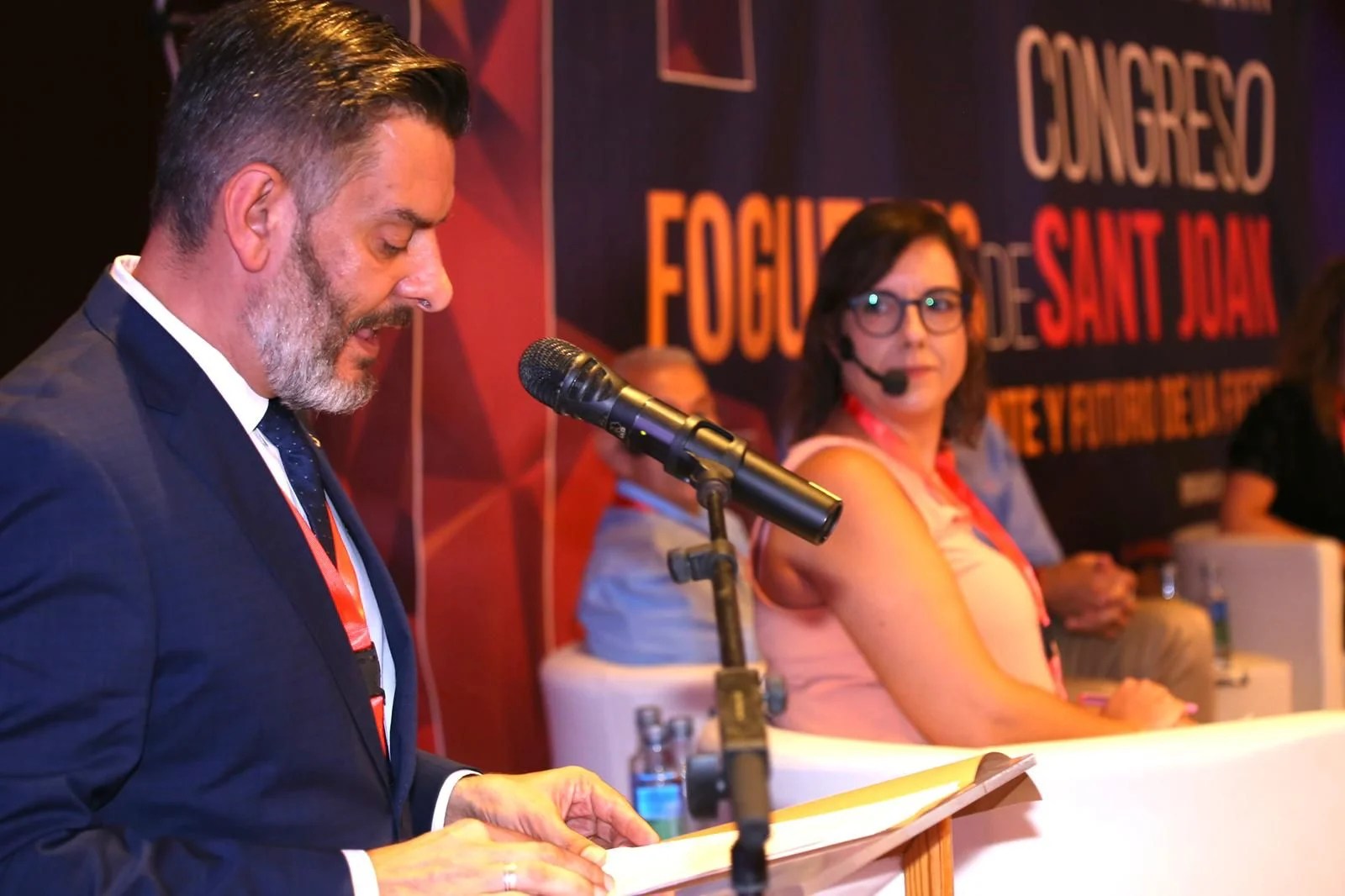 Galiana participa en el congreso ‘Presente y futuro de la fiesta’ de la Federació de Fogueres de Sant Joan d’Alacant