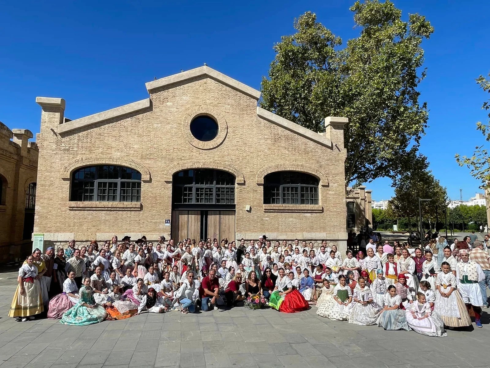 Foto final de la Dansà en el Parque Central - Foto: La Agrupación