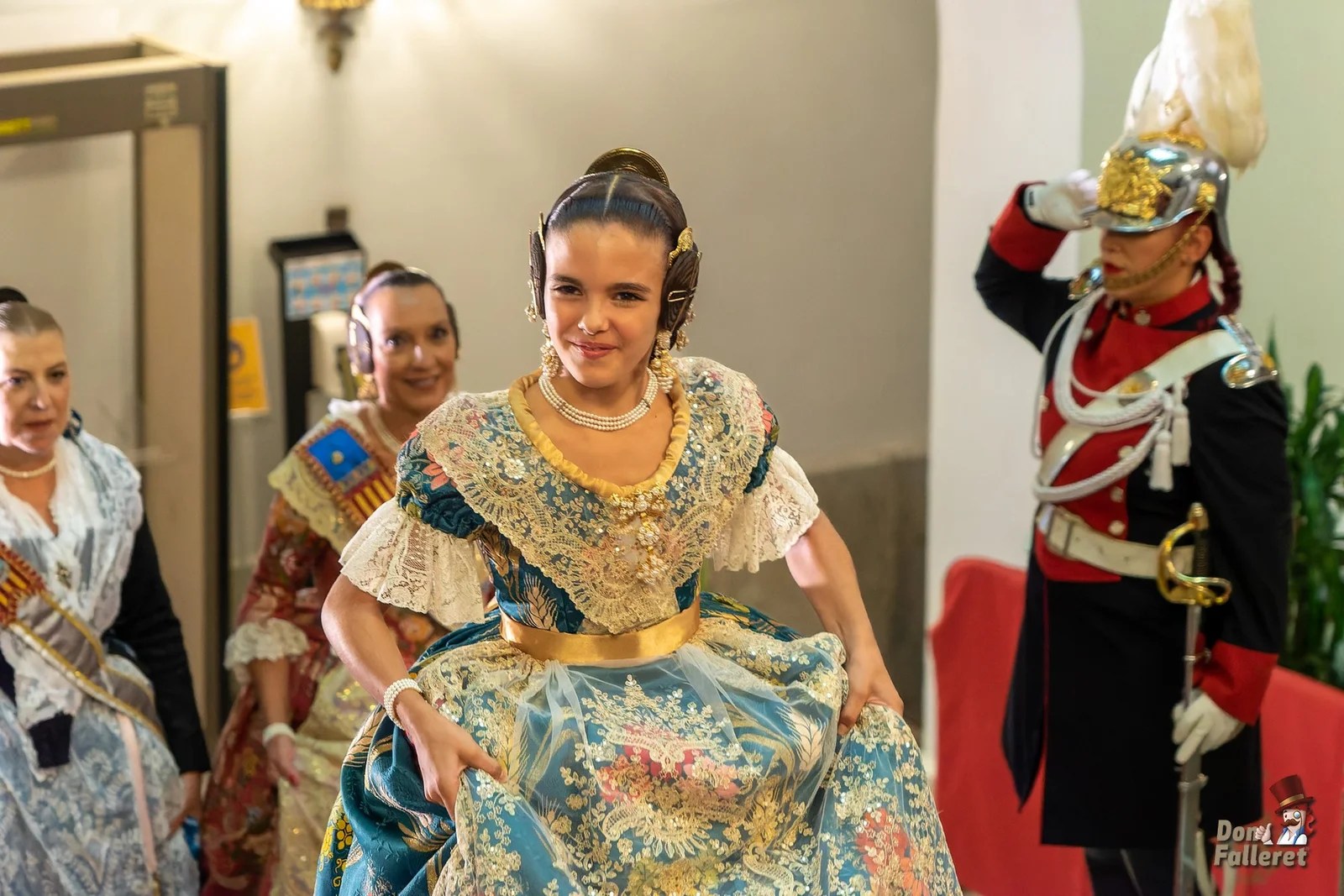 Llegada de Paula Nieto, Fallera Mayor Infantil de Valencia 2023 - Foto: Pablo Garcés / Don Falleret DSC06278 ARW