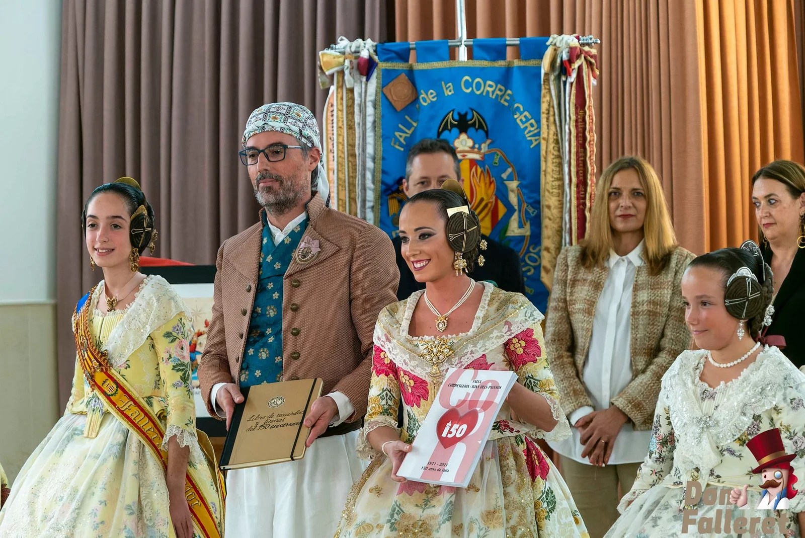 La Falla Corretgeria presenta el libro que recoge su historia desde 1871