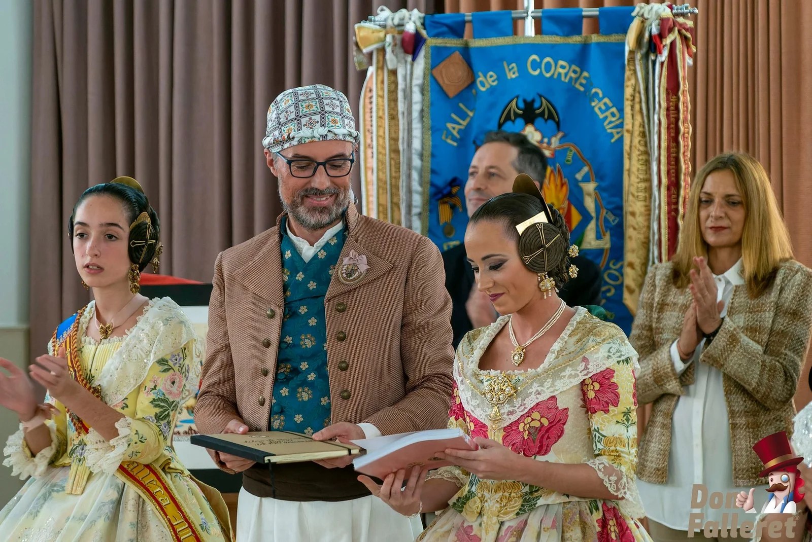 La Falla Corretgeria presenta el libro que recoge su historia desde 1871 30 LLibre Corretgeria 15