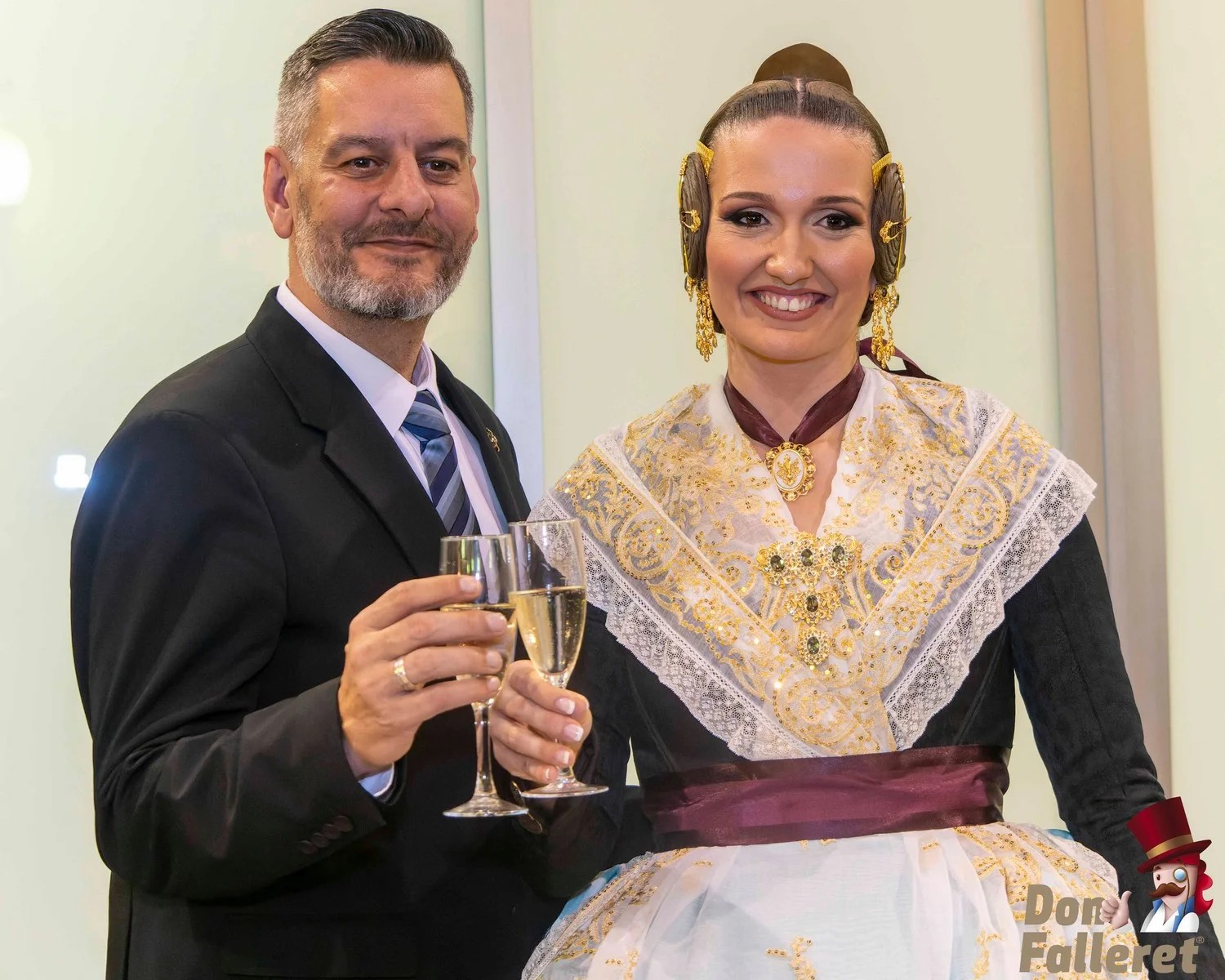 El brindis de Navidad de la Fallera Mayor de Valencia #FOTOVIDEONOTICIA