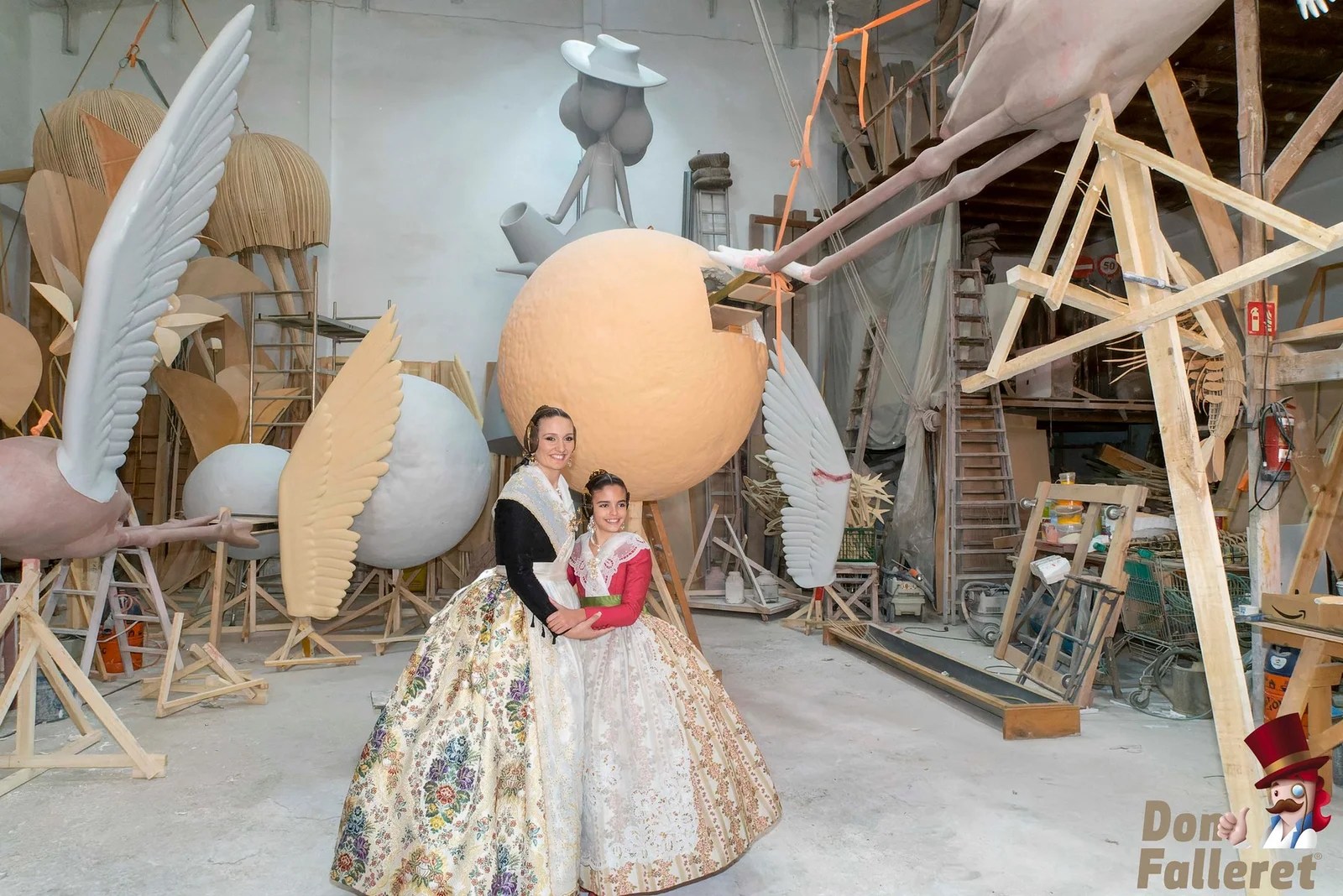 Visita al taller de la Falla Municipal de Valencia 2023