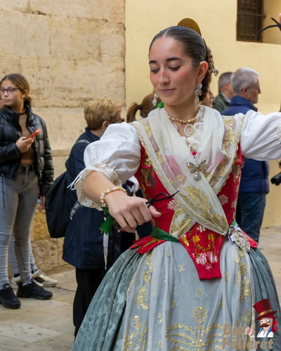 5 Falleras Mayores Infantiles de Valencia en la dansà del 50 aniversario de la Falla Infantil de Dr. Collado 6 Dansa Infantil 3