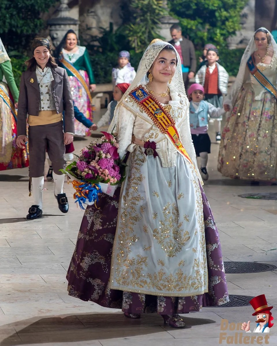 Ofrenda de Flores a la Virgen de los Desamparados - 17 de marzo - Comisiones Falleras 109 Ofrenda 17 102