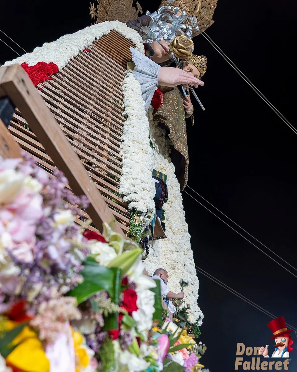 Ofrenda de Flores a la Virgen de los Desamparados - 17 de marzo - Comisiones Falleras 118 Ofrenda 17 111