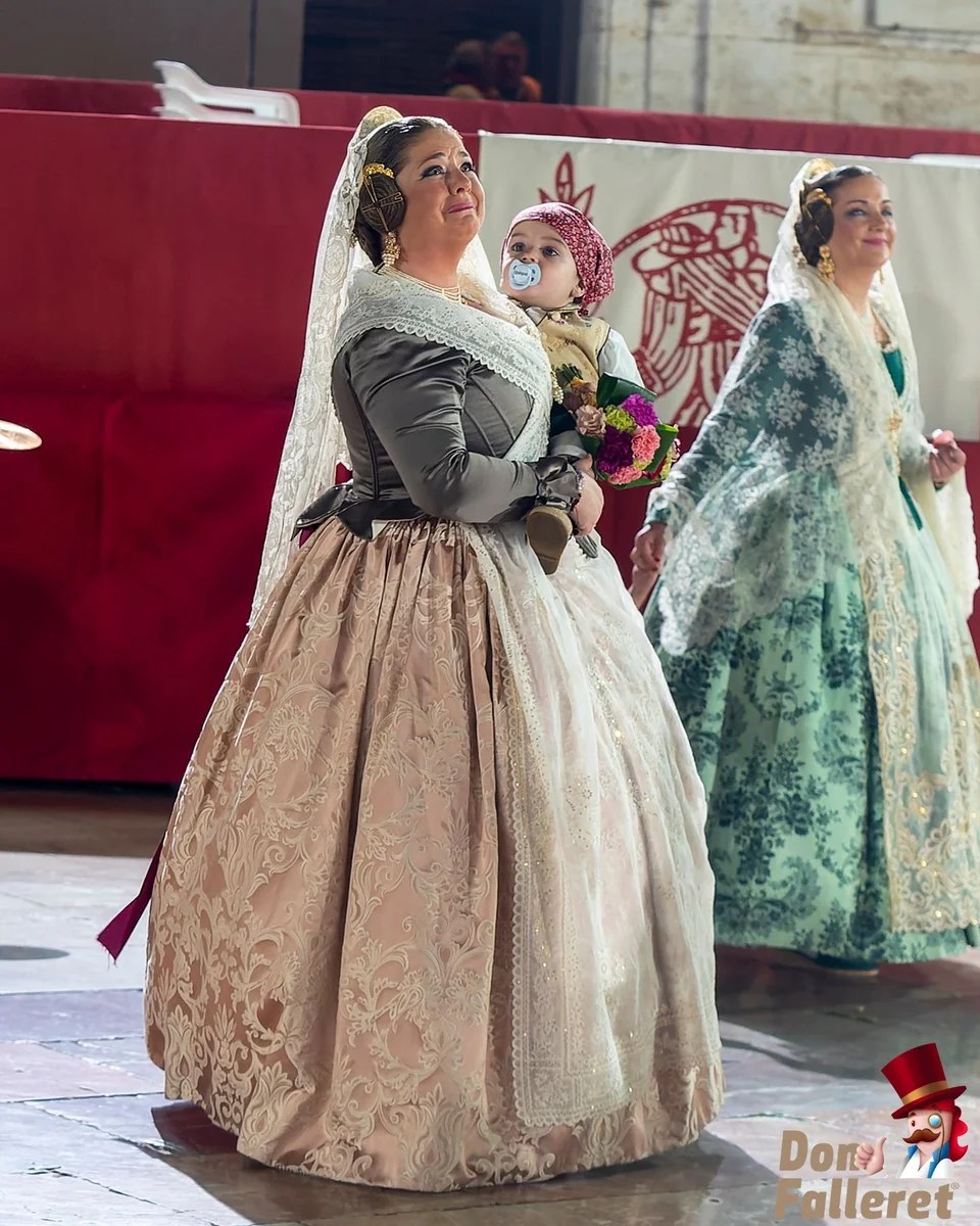 Ofrenda de Flores a la Virgen de los Desamparados - 17 de marzo - Comisiones Falleras 120 Ofrenda 17 113