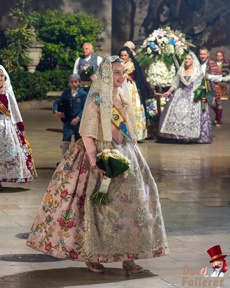 Ofrenda de Flores a la Virgen de los Desamparados - 17 de marzo - Comisiones Falleras 122 Ofrenda 17 115