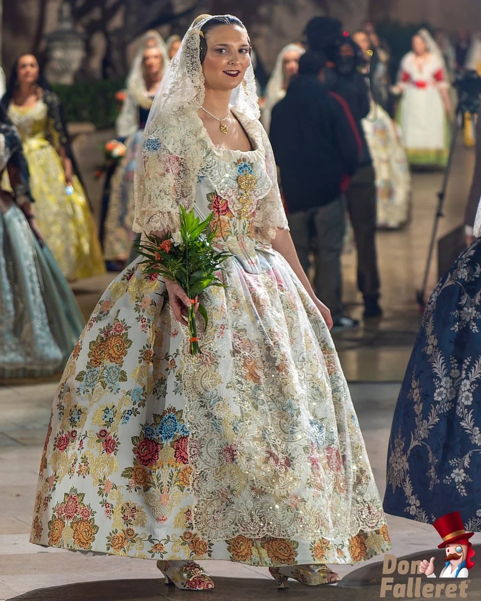 Ofrenda de Flores a la Virgen de los Desamparados - 17 de marzo - Comisiones Falleras 130 Ofrenda 17 123