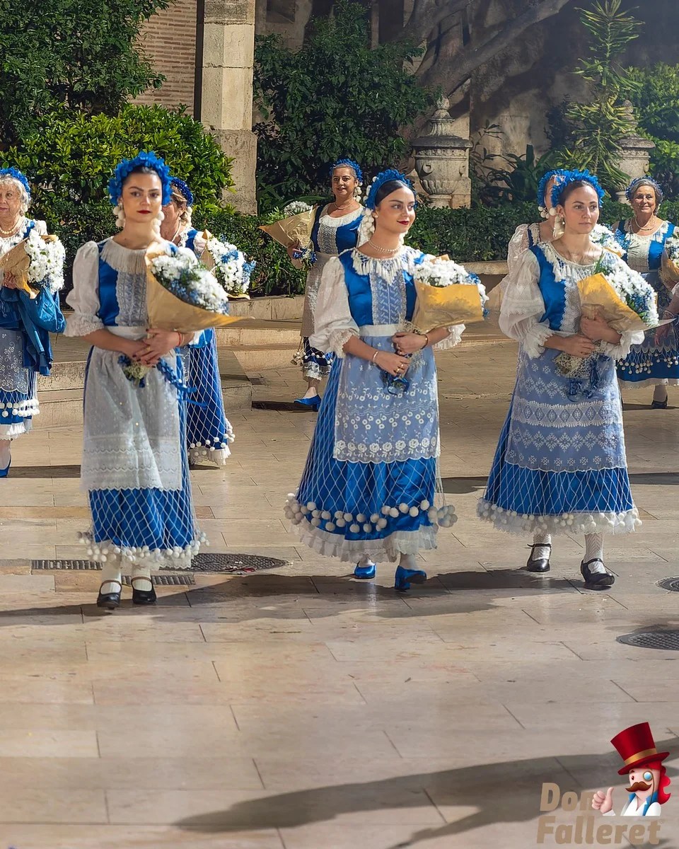 Ofrenda de Flores a la Virgen de los Desamparados - 17 de marzo - Comisiones Falleras 143 Ofrenda 17 136