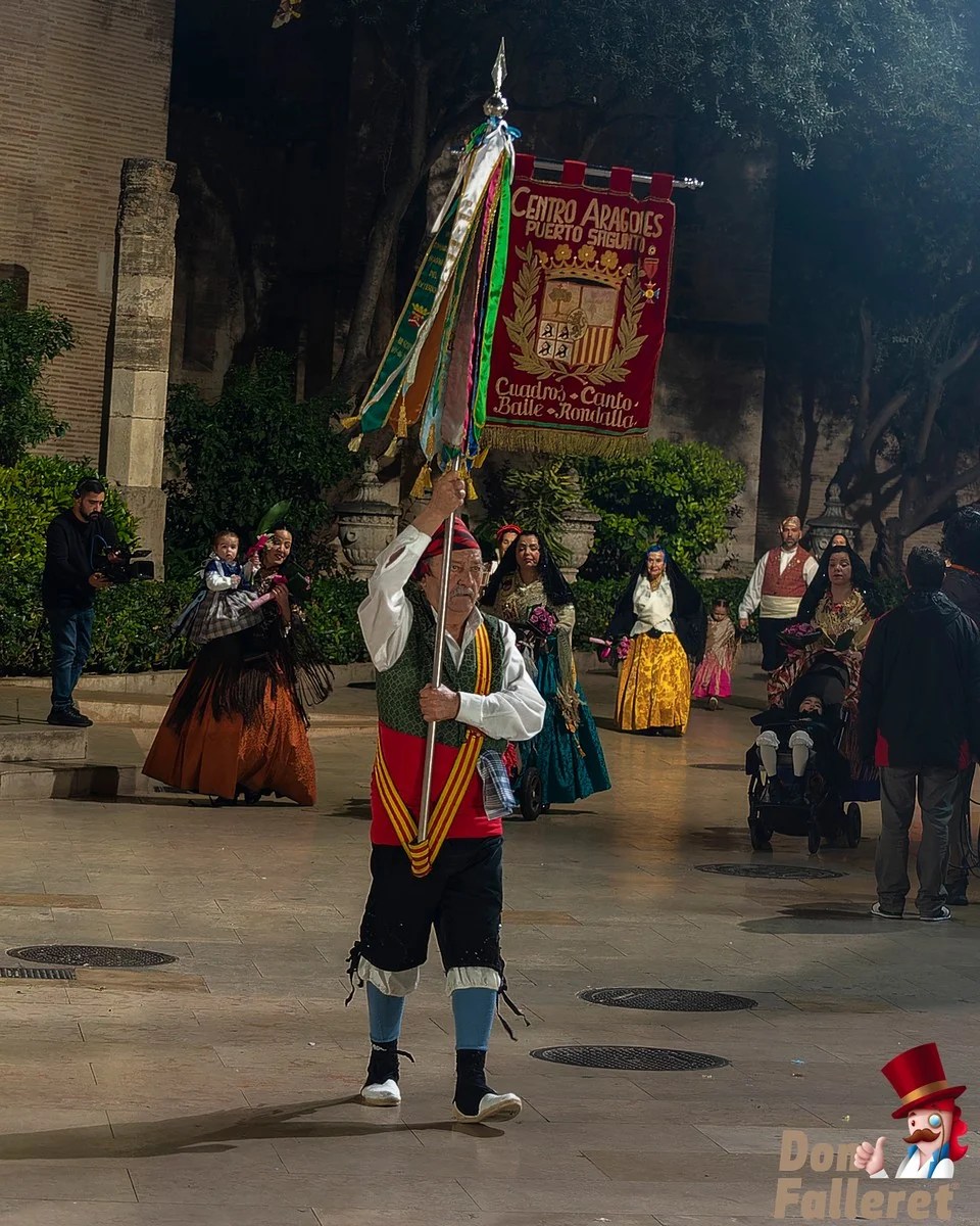 Ofrenda de Flores a la Virgen de los Desamparados - 17 de marzo - Comisiones Falleras 147 Ofrenda 17 140
