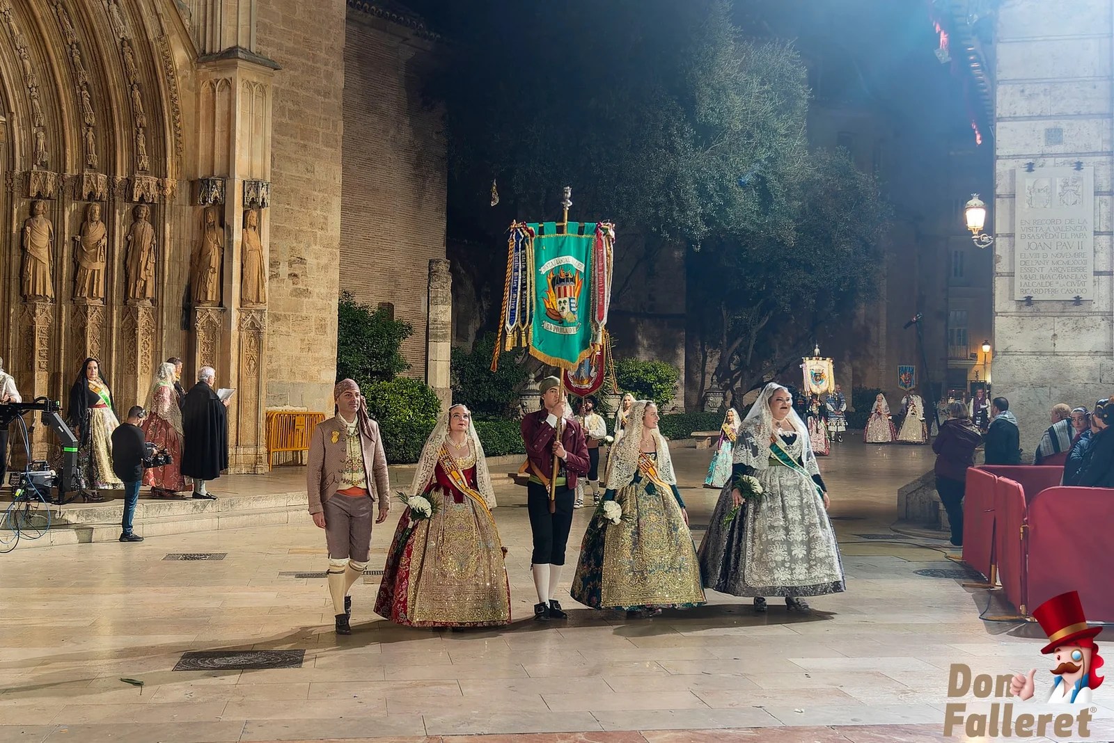 Ofrenda de Flores a la Virgen de los Desamparados - 17 de marzo - Comisiones Falleras 152 Ofrenda 17 145