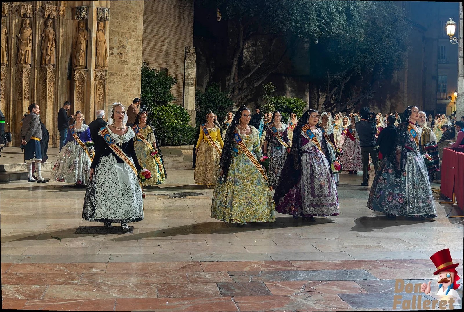 Ofrenda de Flores a la Virgen de los Desamparados - 17 de marzo - Comisiones Falleras 160 Ofrenda 17 153