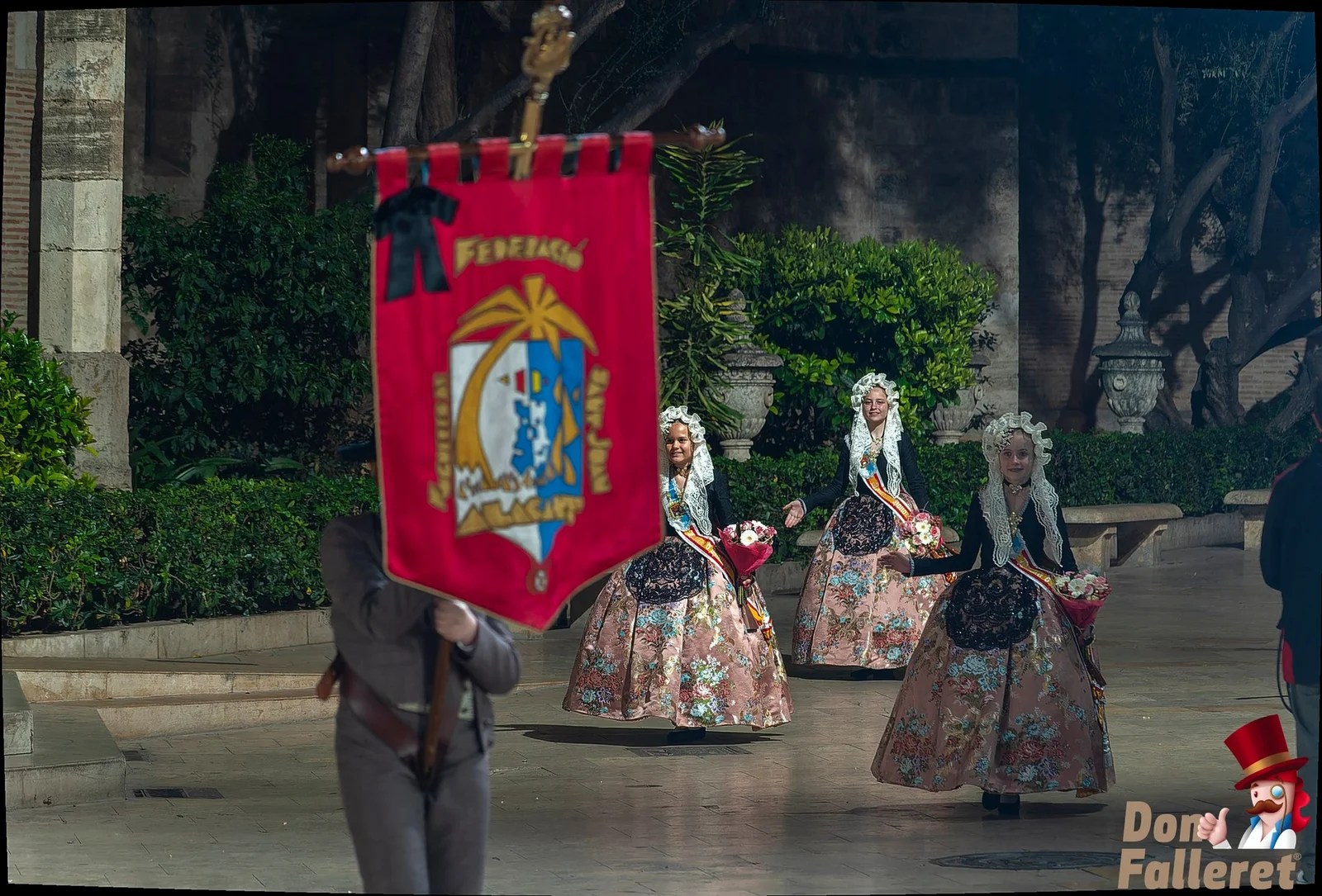 Ofrenda de Flores a la Virgen de los Desamparados - 17 de marzo - Comisiones Falleras 168 Ofrenda 17 161