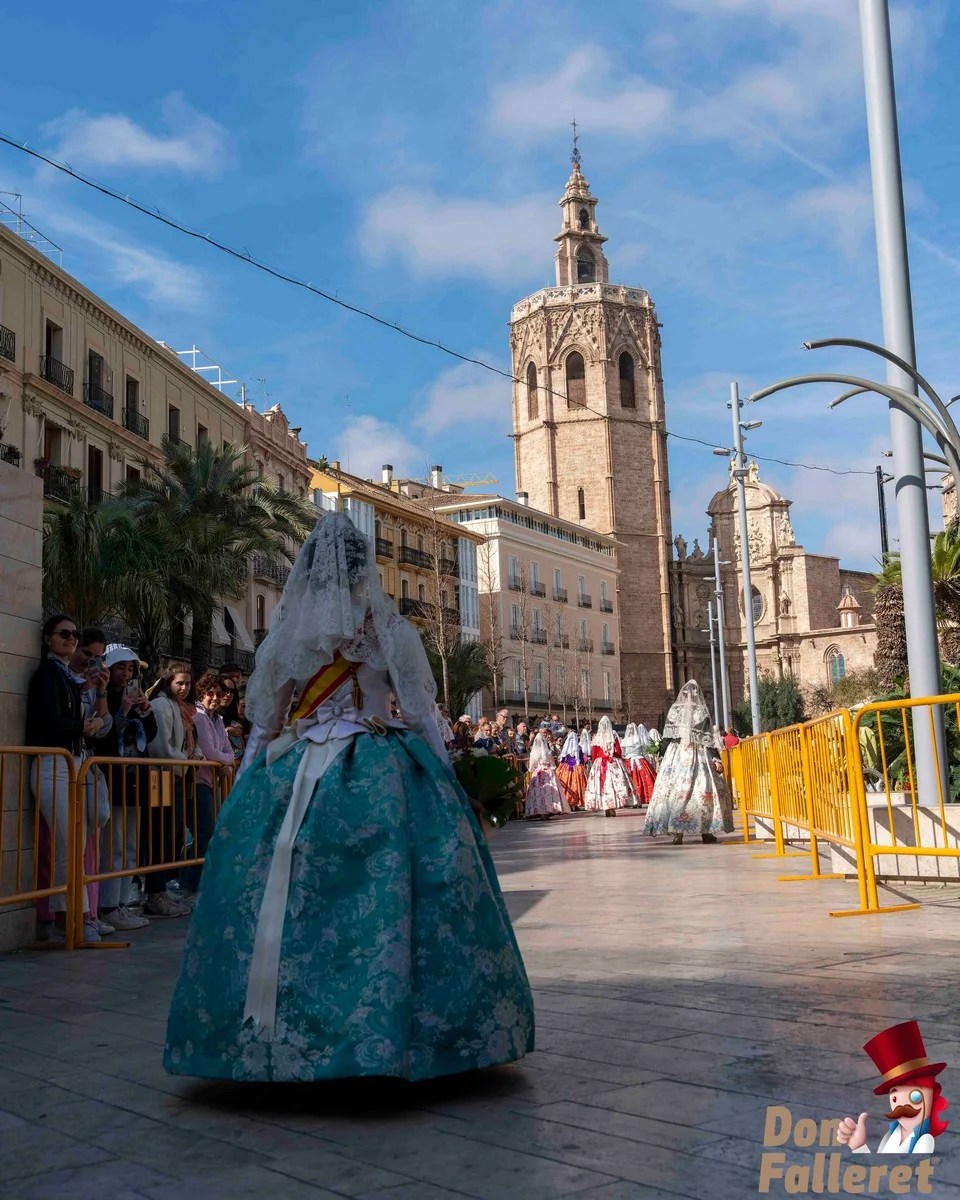 Ofrenda de Flores a la Virgen de los Desamparados - 17 de marzo - Comisiones Falleras 174 Ofrenda 17 167