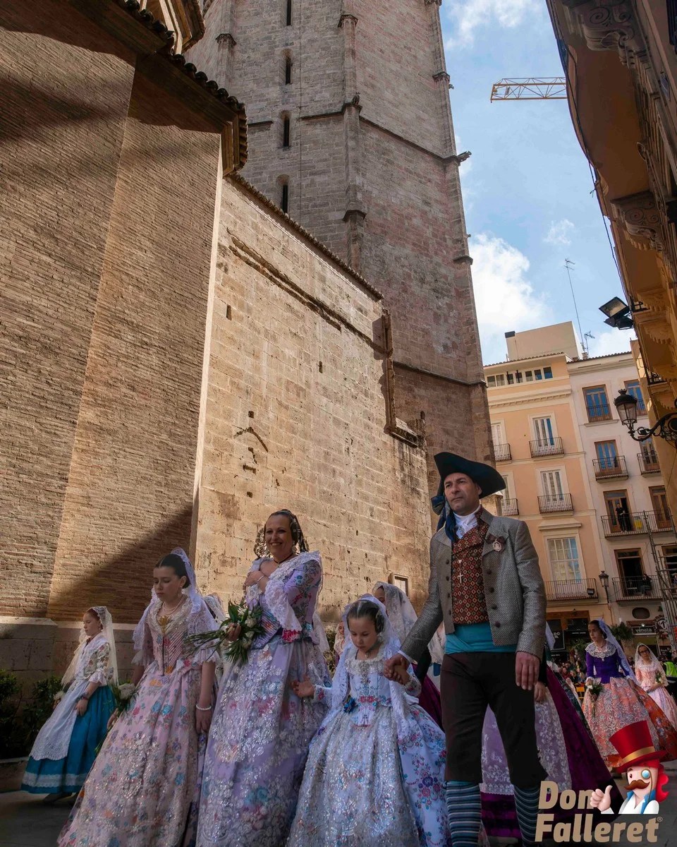 Ofrenda de Flores a la Virgen de los Desamparados - 17 de marzo - Comisiones Falleras 175 Ofrenda 17 168