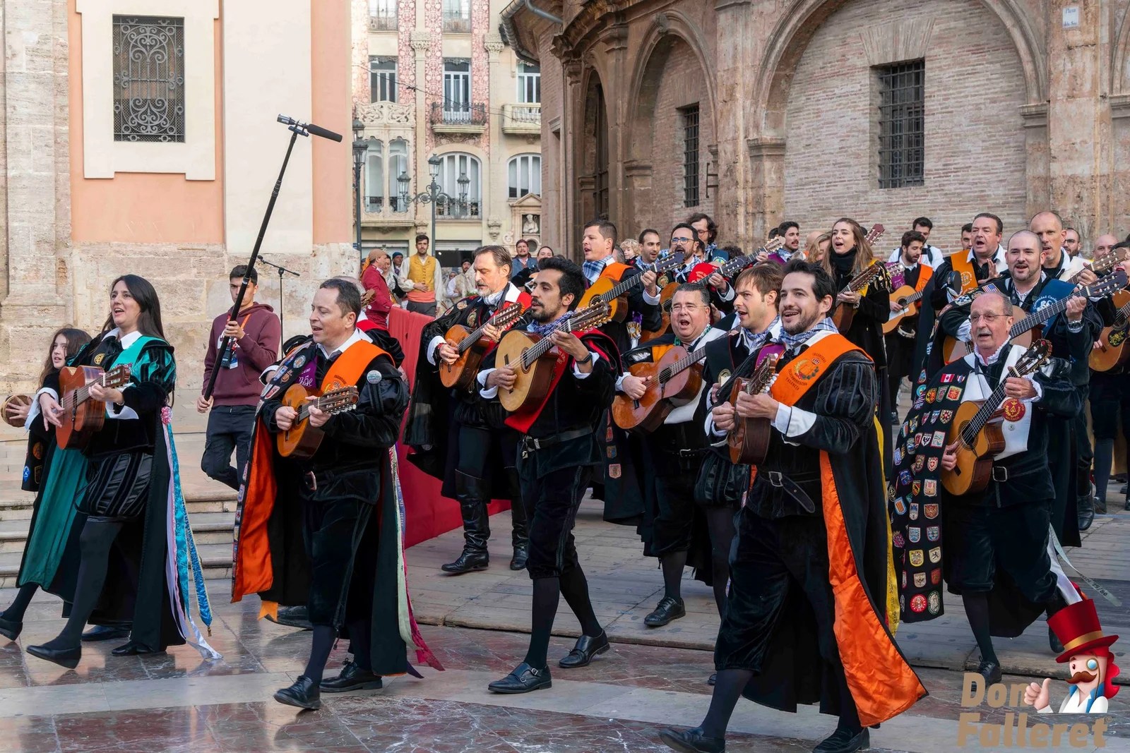 Ofrenda de Flores a la Virgen de los Desamparados - 17 de marzo - Comisiones Falleras 209 Ofrenda 17 202