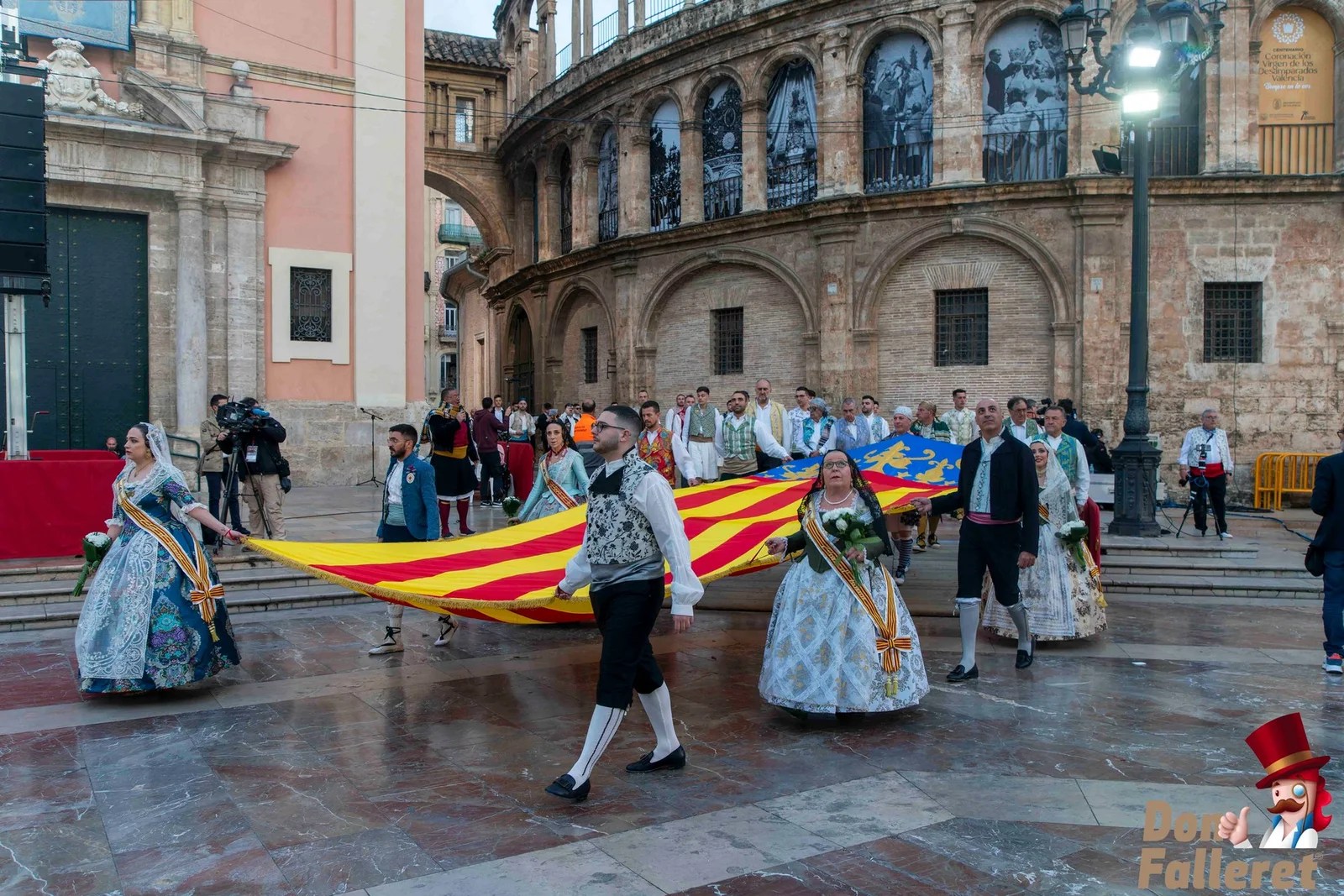 Ofrenda de Flores a la Virgen de los Desamparados - 17 de marzo - Comisiones Falleras 218 Ofrenda 17 211