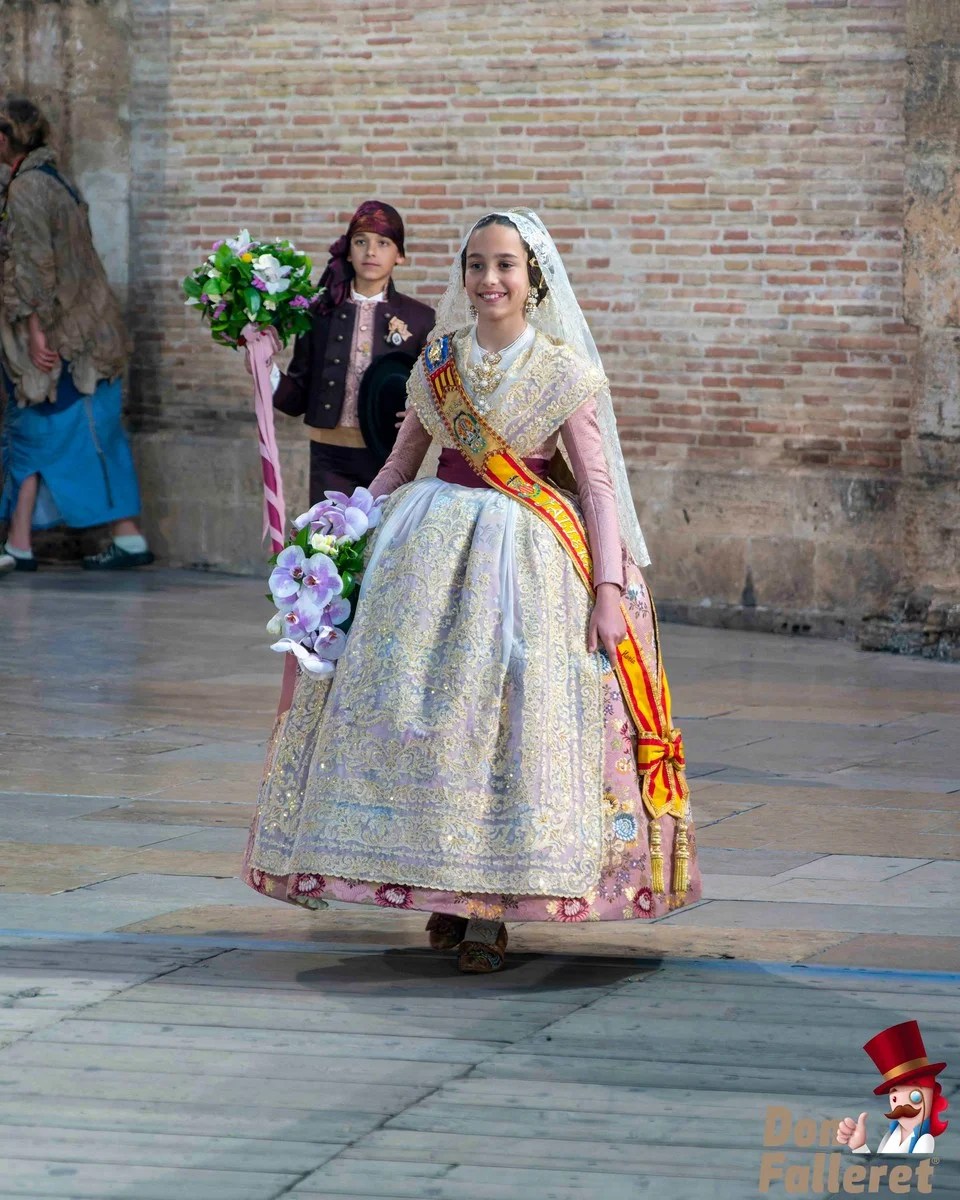 Ofrenda de Flores a la Virgen de los Desamparados - 17 de marzo - Comisiones Falleras 222 Ofrenda 17 215