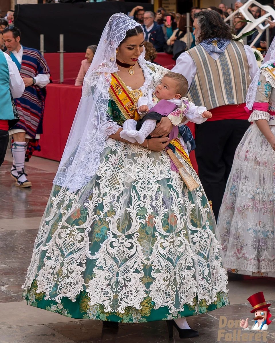 Ofrenda de Flores a la Virgen de los Desamparados - 17 de marzo - Comisiones Falleras 29 Ofrenda 17 22