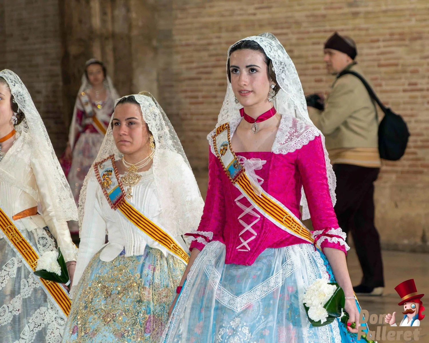 Ofrenda de Flores a la Virgen de los Desamparados - 17 de marzo - Comisiones Falleras 254 Ofrenda 17 247