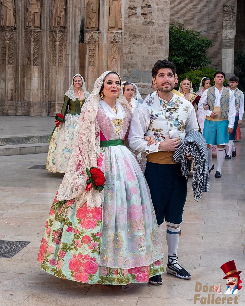Ofrenda de Flores a la Virgen de los Desamparados - 17 de marzo - Comisiones Falleras 4 Ofrenda 17 32
