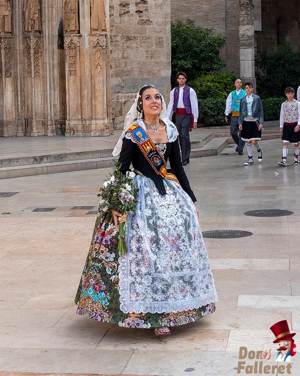 Ofrenda de Flores a la Virgen de los Desamparados - 17 de marzo - Comisiones Falleras 40 Ofrenda 17 33