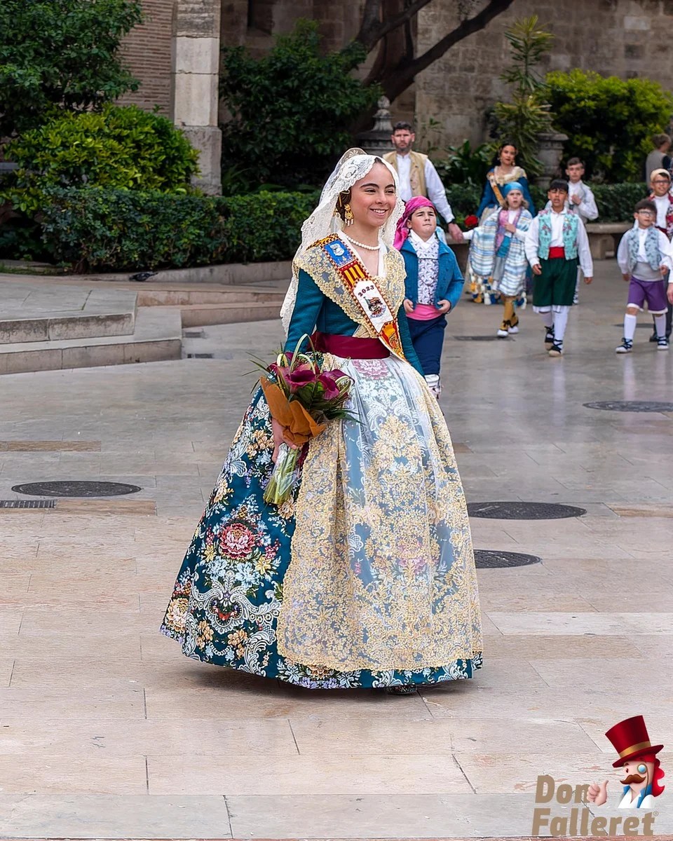 Ofrenda de Flores a la Virgen de los Desamparados - 17 de marzo - Comisiones Falleras 48 Ofrenda 17 41