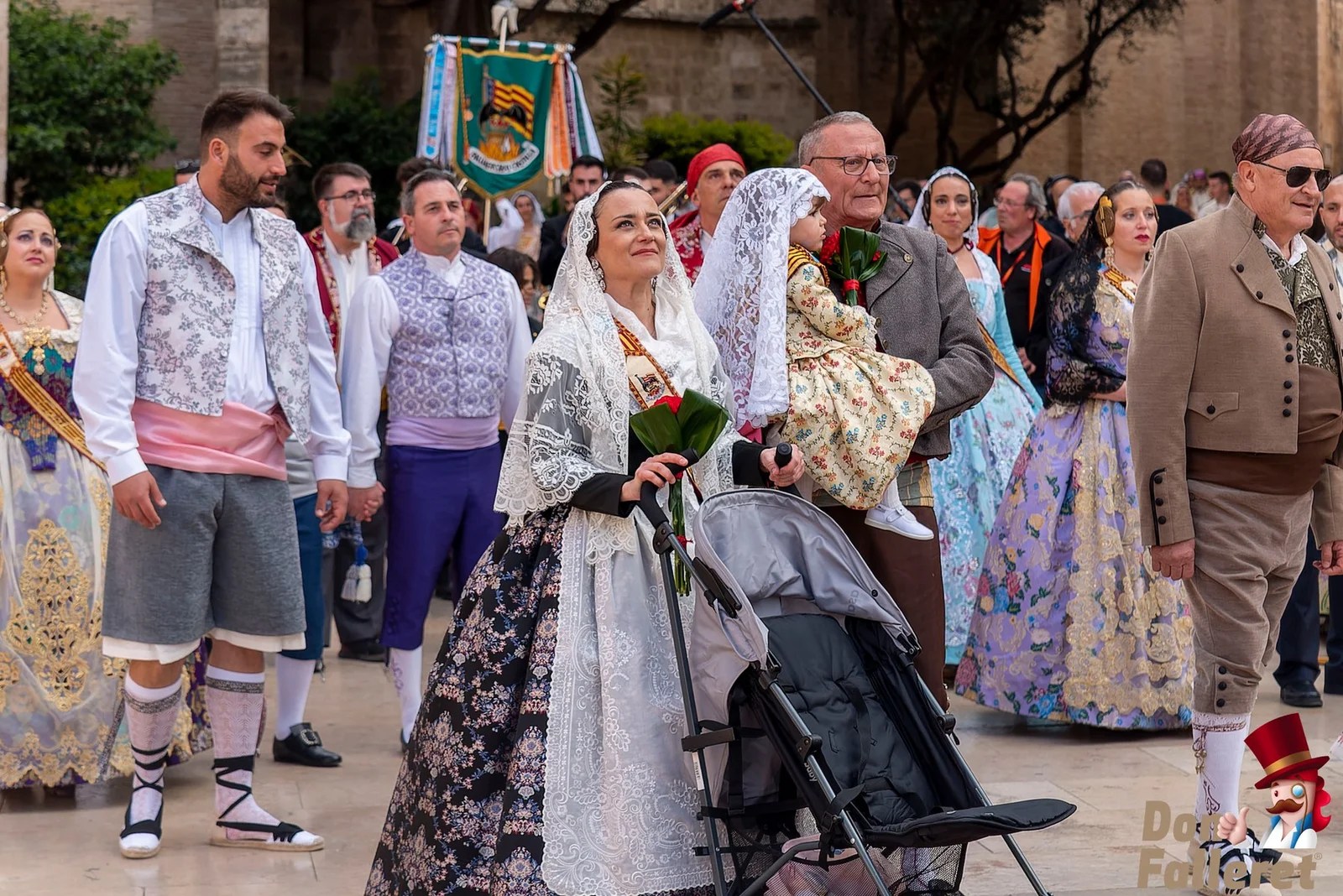 Ofrenda de Flores a la Virgen de los Desamparados - 17 de marzo - Comisiones Falleras 49 Ofrenda 17 42