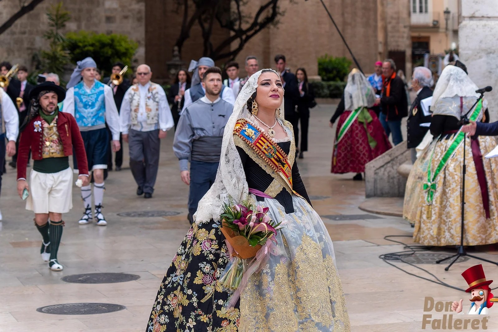 Ofrenda de Flores a la Virgen de los Desamparados - 17 de marzo - Comisiones Falleras 52 Ofrenda 17 45