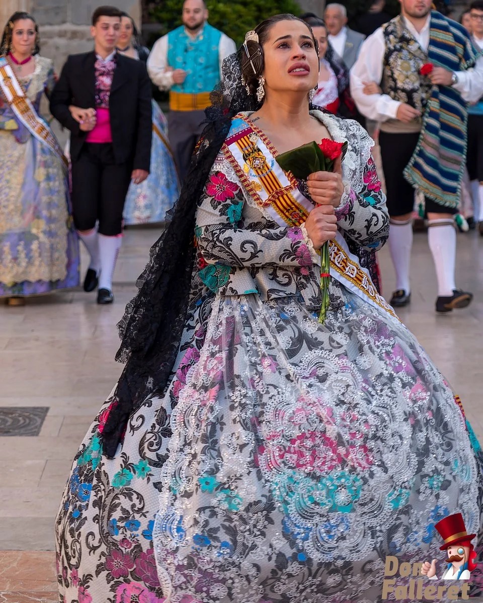 Ofrenda de Flores a la Virgen de los Desamparados - 17 de marzo - Comisiones Falleras 56 Ofrenda 17 49