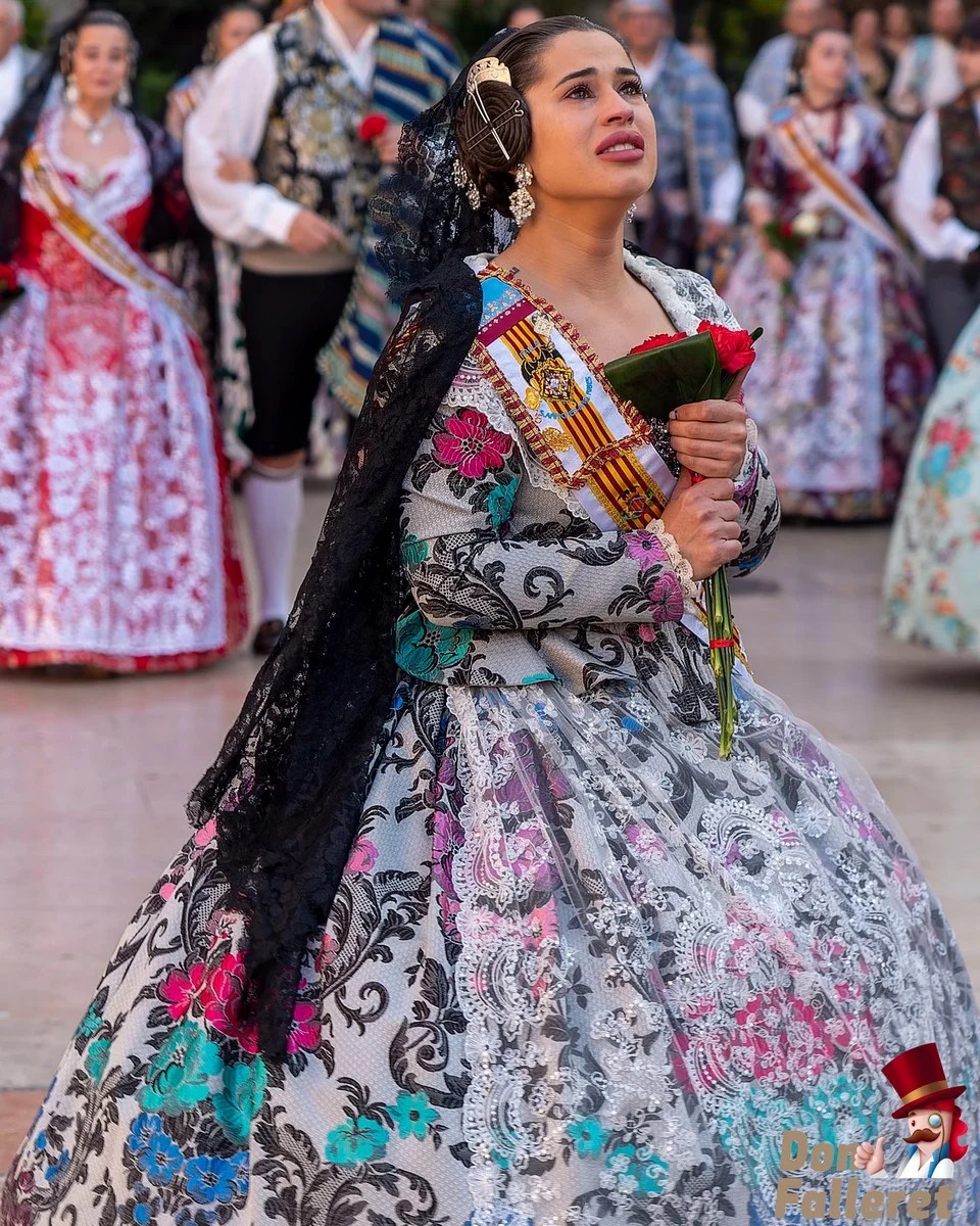 Ofrenda de Flores a la Virgen de los Desamparados - 17 de marzo - Comisiones Falleras 57 Ofrenda 17 50
