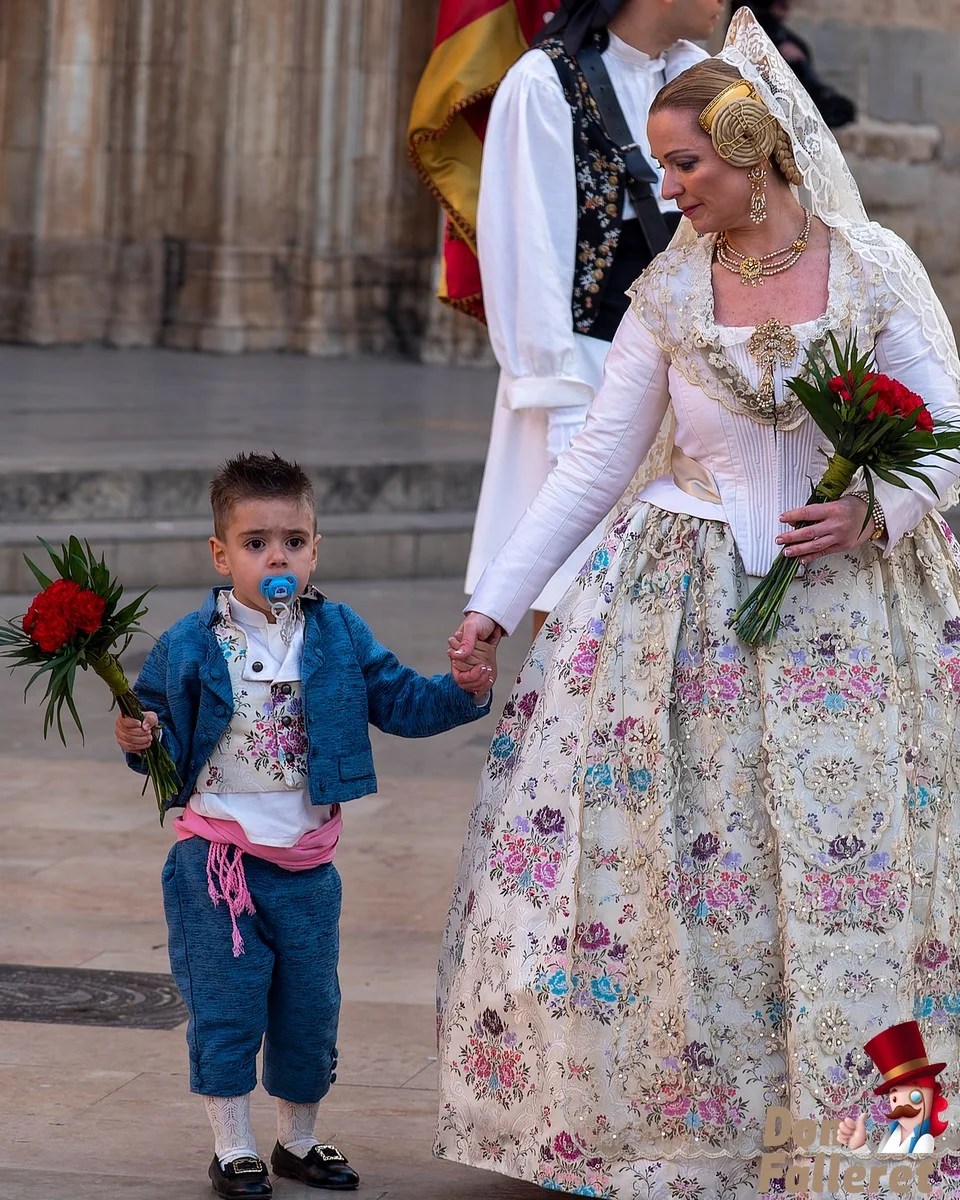Ofrenda de Flores a la Virgen de los Desamparados - 17 de marzo - Comisiones Falleras 64 Ofrenda 17 57